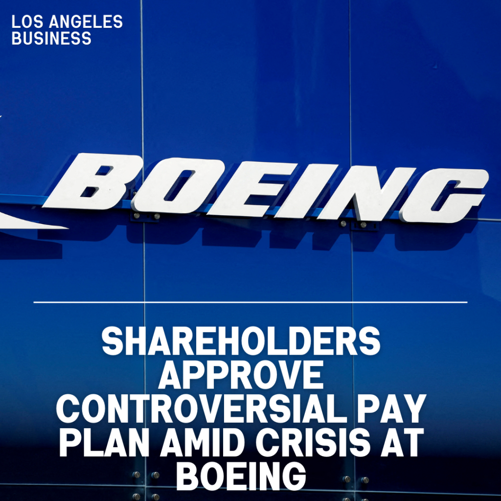 Boeing shareholders have backed the plane maker's plan to give outgoing chief Dave Calhoun a 2023 pay package worth about $33m (£25m).